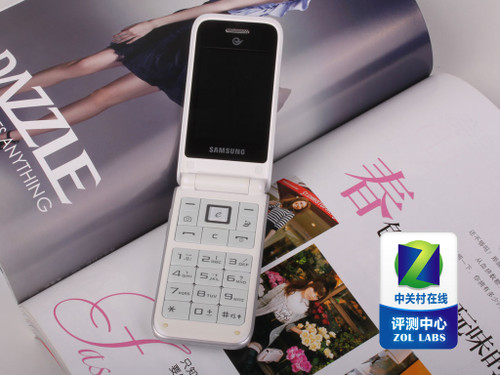 天翼3G定制+素雅翻蓋設(shè)計(jì) 三星S559評(píng)測 
